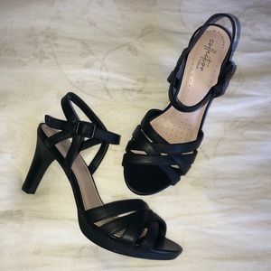 Clark’s Comfort Black Leather Heels